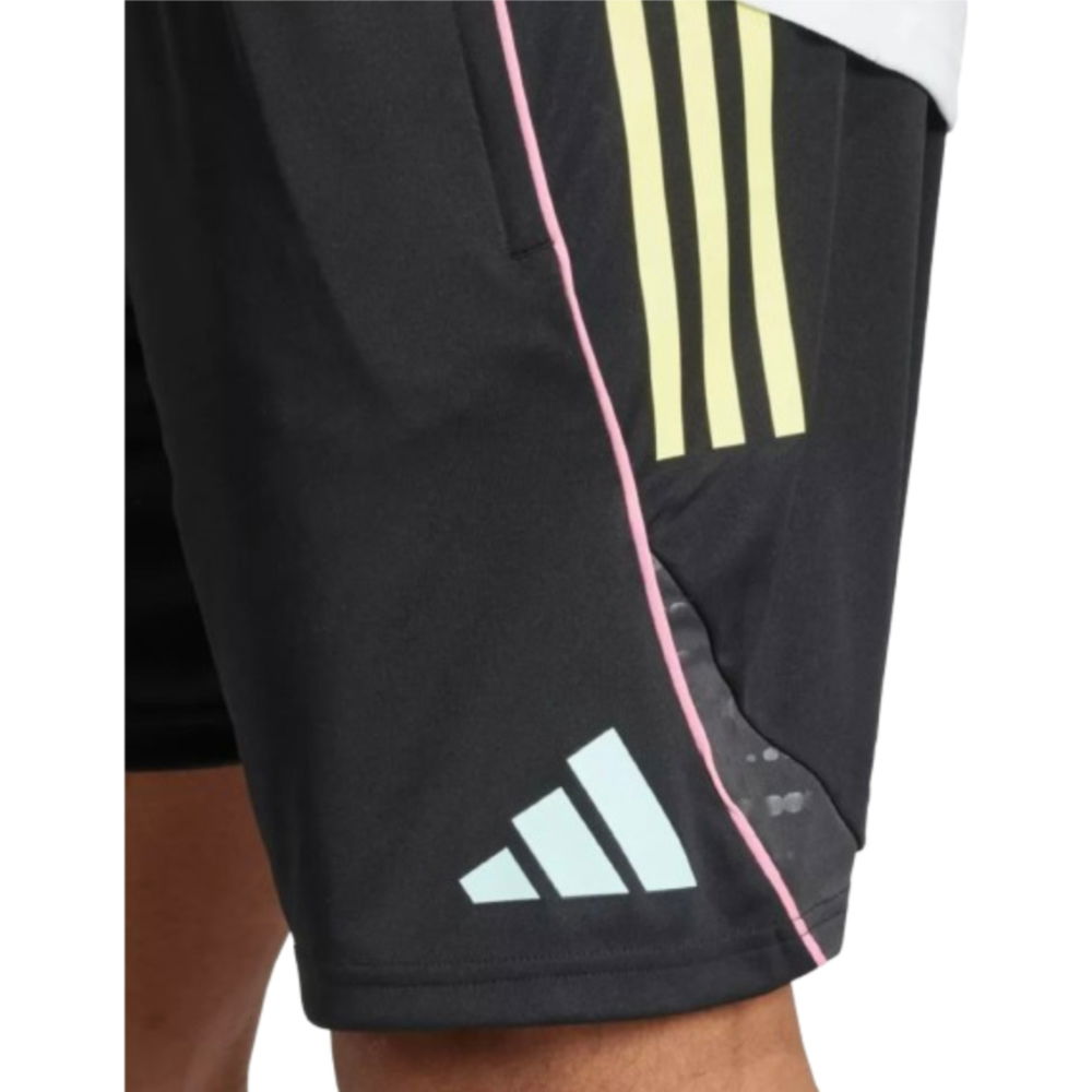 2025-2026 Juventus Training Shorts (Black)