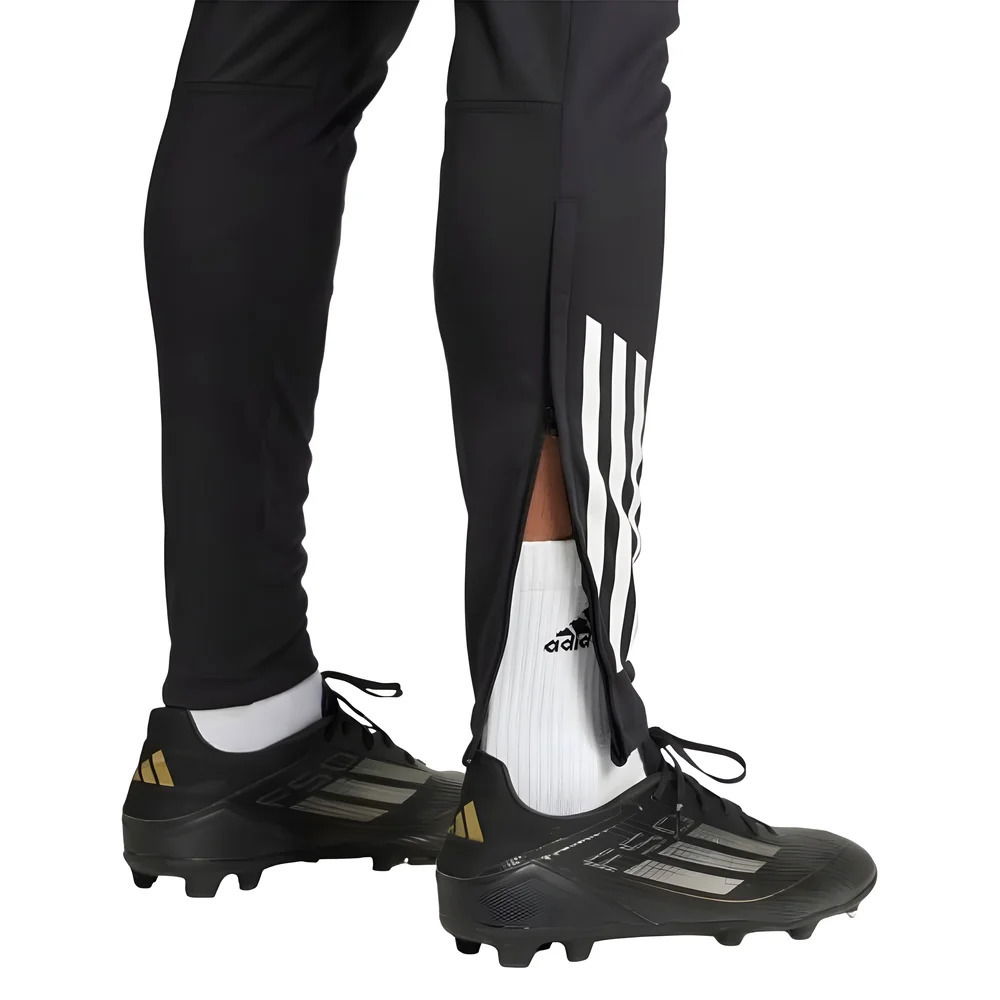 2025-2026 Man Utd Training Pants (Black)