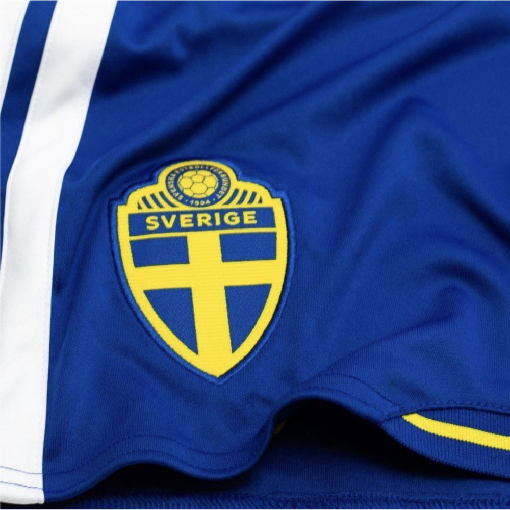 2026-2027 Sweden Home Shorts (Blue) - Kids