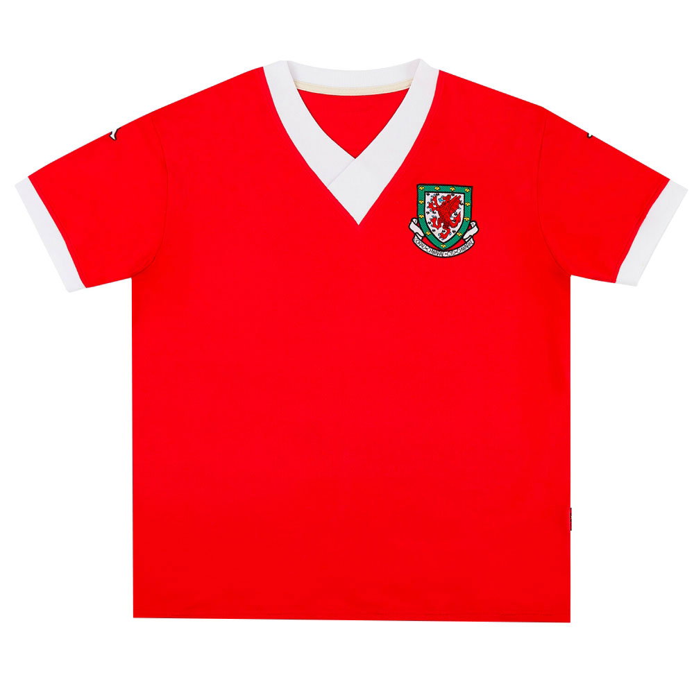 Wales 2006-07 Home (Excellent) (Bellamy 8)