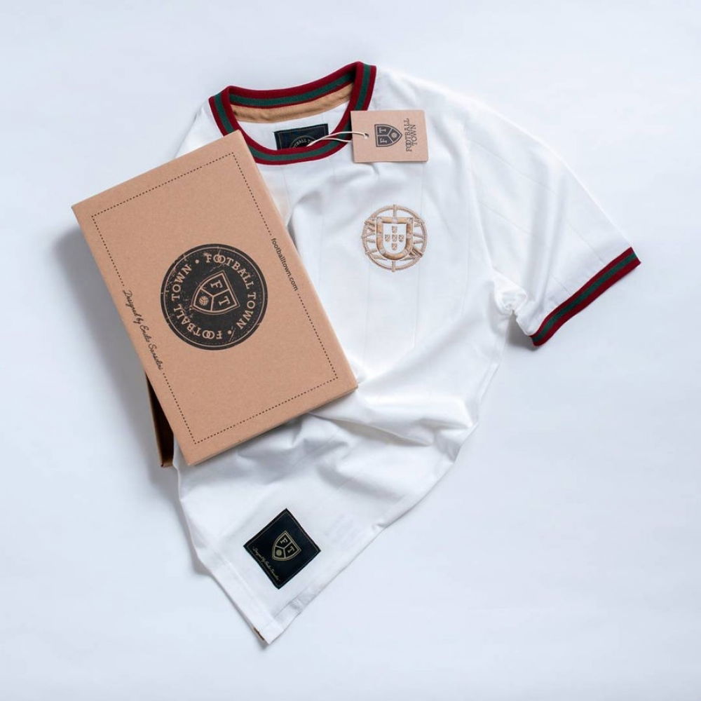 Vintage Portugal A Selecção White Soccer Jersey