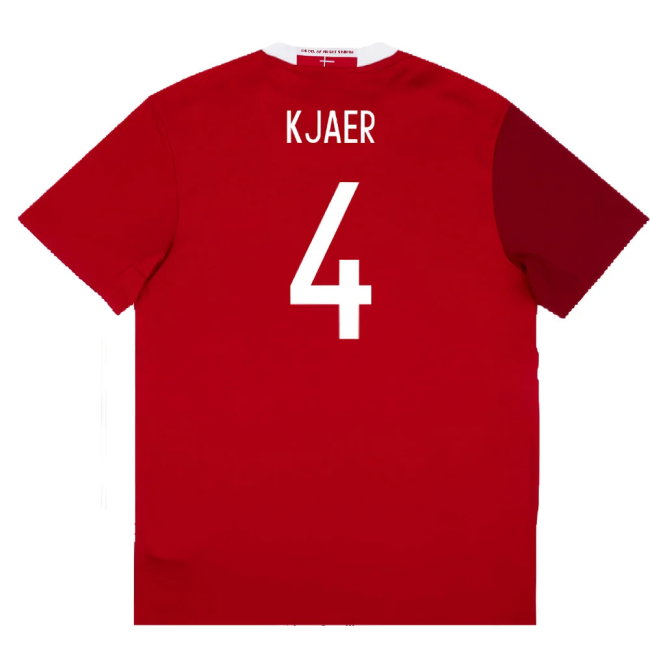 Denmark 2015-16 Home Shirt (L) (Excellent) (Kjaer 4)