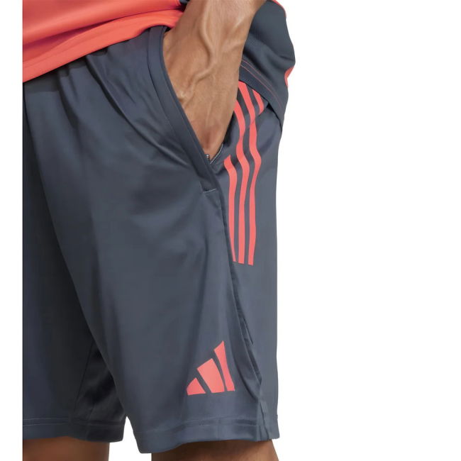2025-2026 Bayern Munich Training Shorts (Bold Onix)