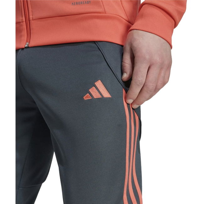 2025-2026 Bayern Munich Tracksuit (Easy Coral)
