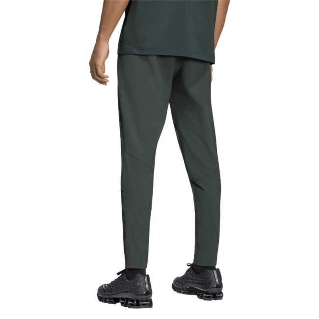 2026-2027 Man Utd Tiro Travel Pants (Jungle Ink)