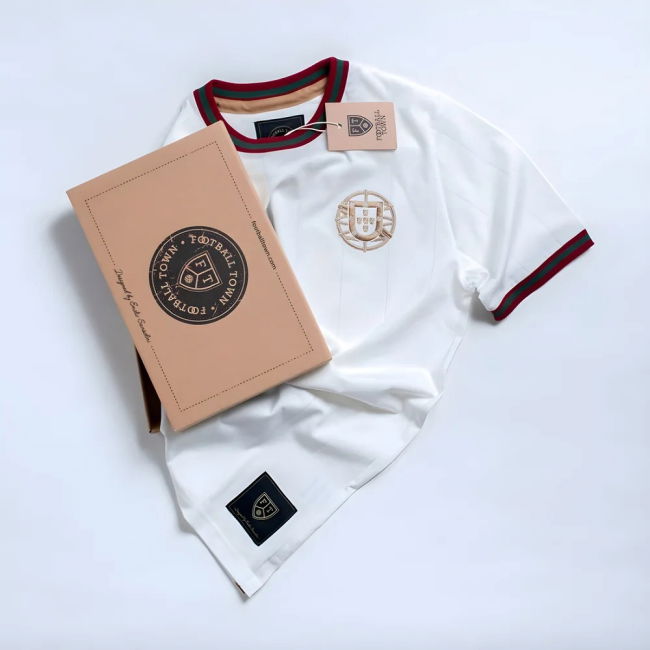 Vintage Portugal A Selecção White Soccer Jersey