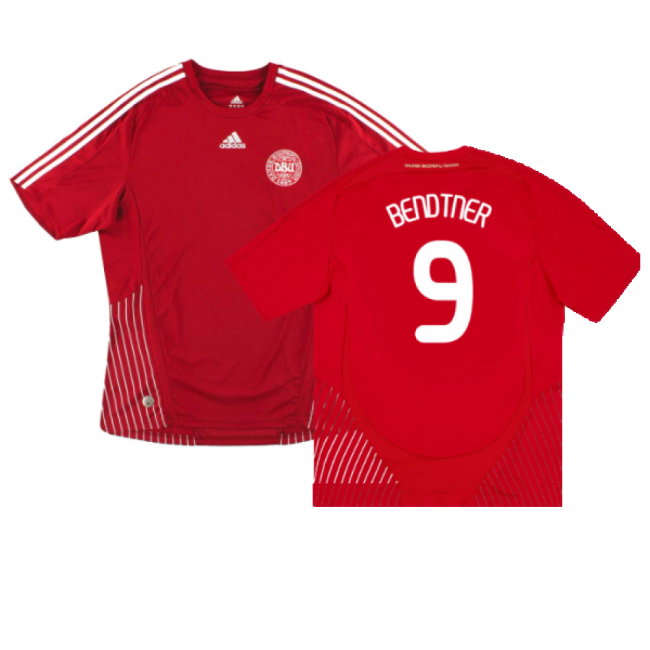 Denmark 2008-10 Home (Excellent) (Bendtner 9)