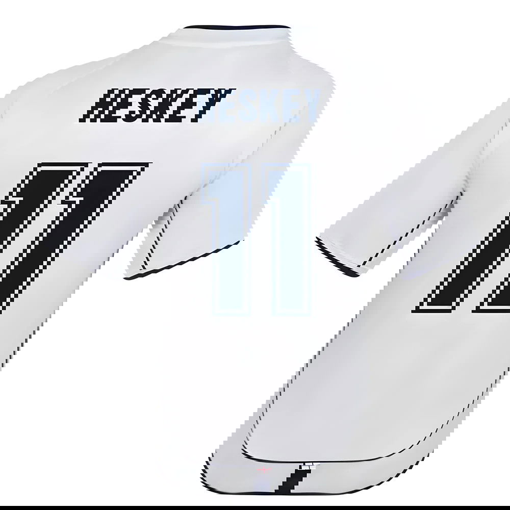 England 2002 Retro Football Shirt (Heskey 11)