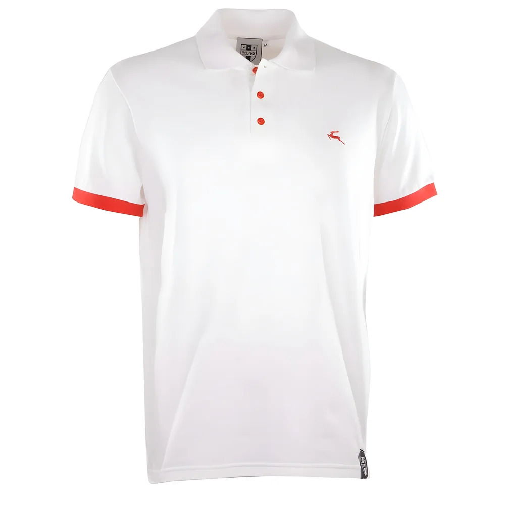 Regular Fit. Embroidered badge. Ribbed collar. Three-button placket. Short sleeves with ribbed armba